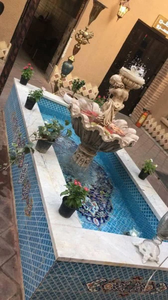 حوضچه با طرح کاشی سنتی هفت رنگ