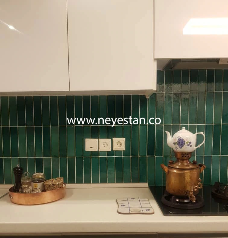 کاشی مترویی سبز زمردی
