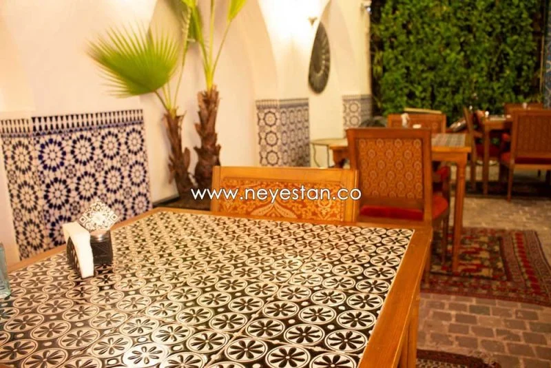 میز کاشی