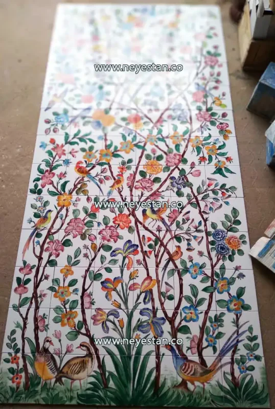 آبنما دیواری با کاشی گل و مرغ ایرانی 