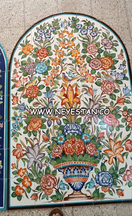 کاشی سنتی دست ساز گل و گلدان هفت رنگی