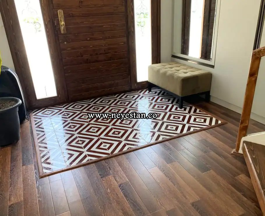 کاشی دستی کار شده در کف 