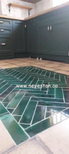 کاشی مترویی سبز در کف 