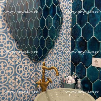 کاشی سنتی کار شده در سرویس بهداشتی