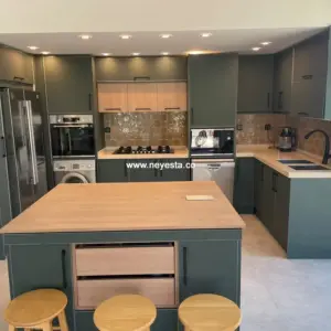 کاشی دست ساز بین کابینت